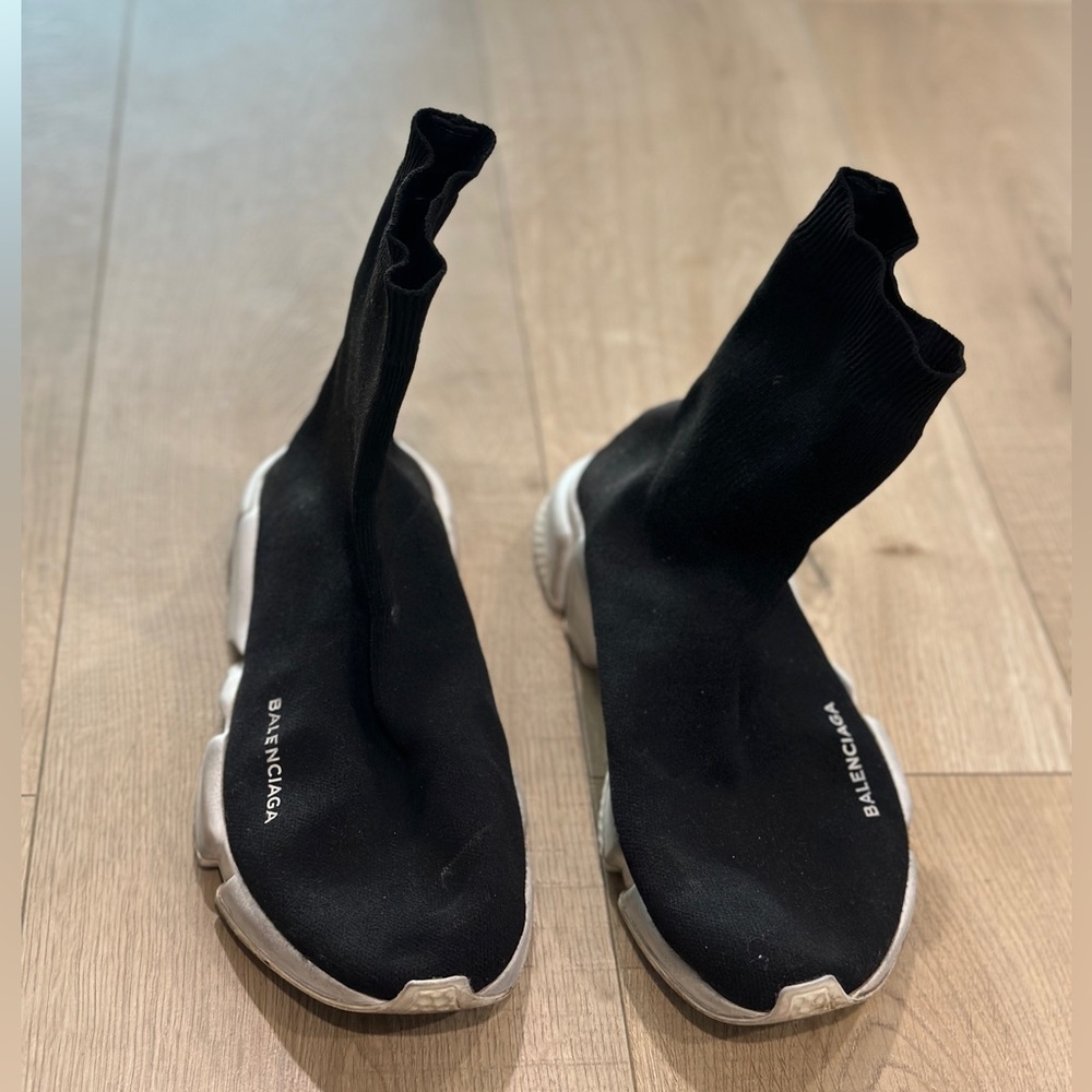 Balenciaga speed trainer in black cloth. Preowned, size 39.‎ - Picture 3 of 11